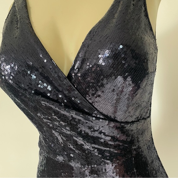 Elegant Navy Sequin Evening Gown - Picture 5 of 5